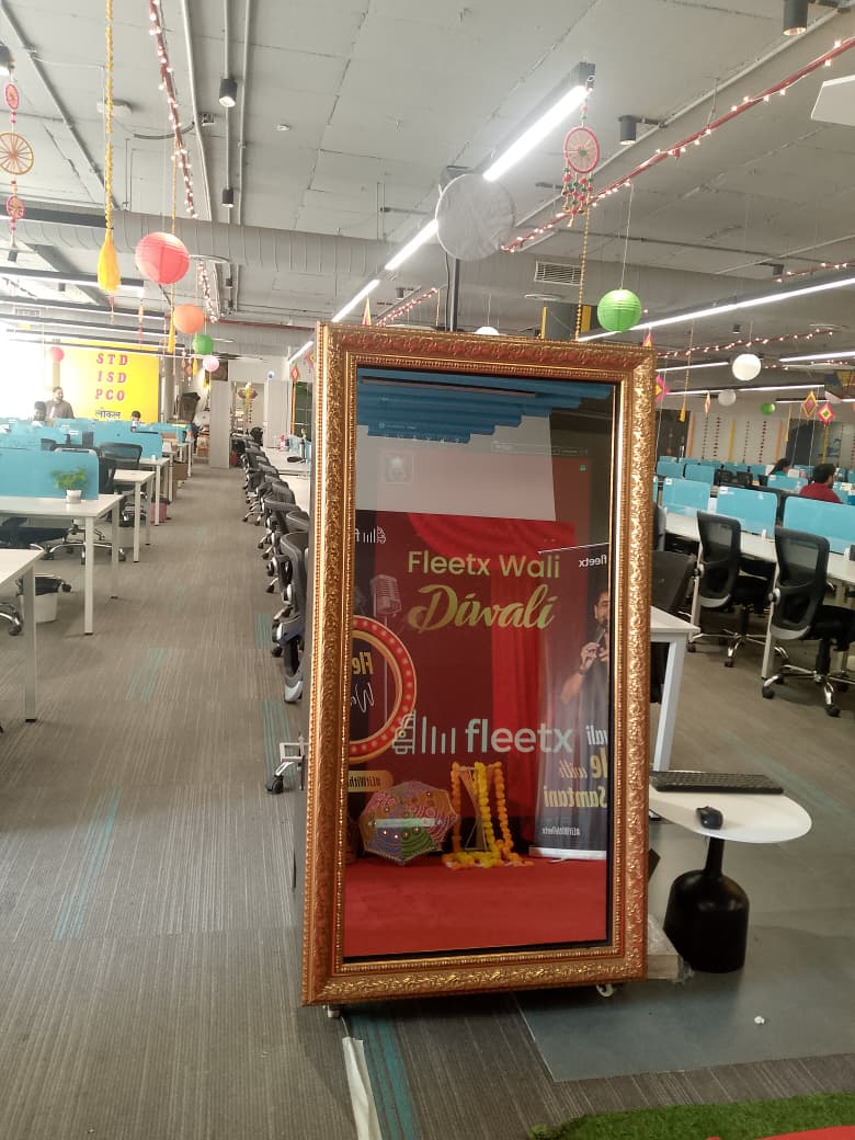 Mirror Photobooth on Rent in Delhi