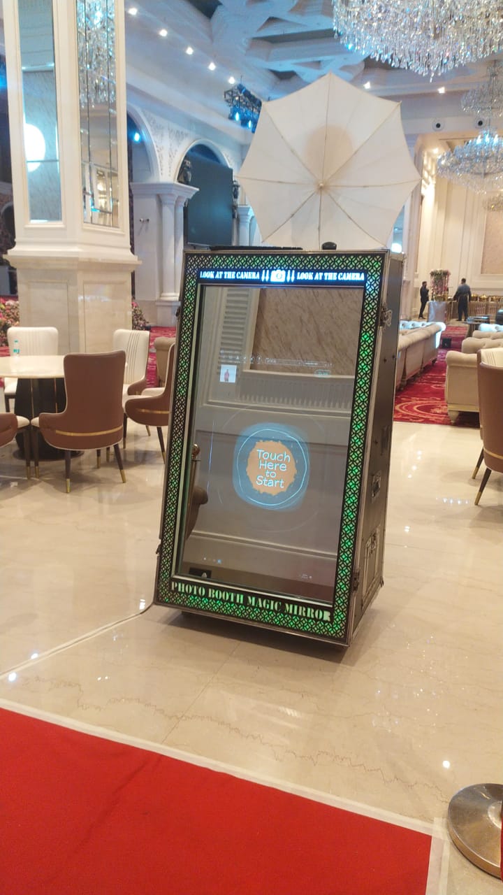 Mirror Photobooth for Weddings