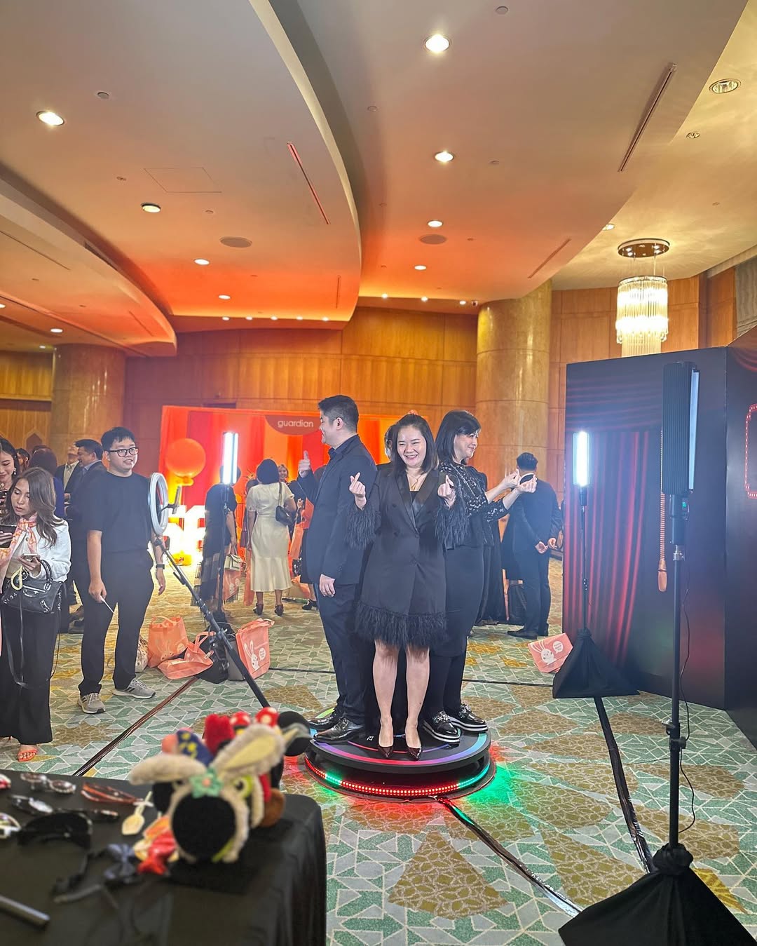 360 Spin Photo Booth gallery image